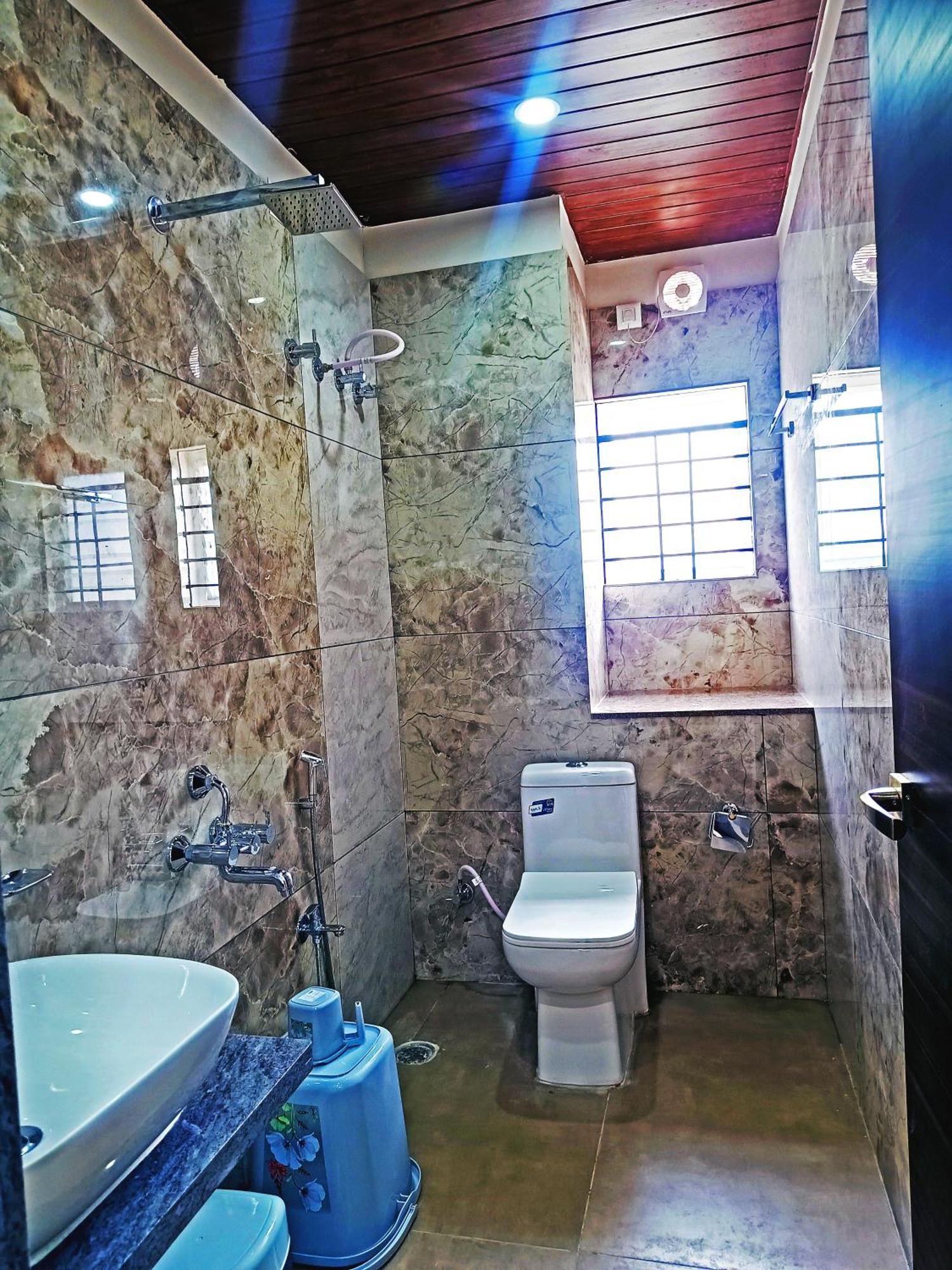 Hotel Achhu Palace Bangalore Buitenkant foto