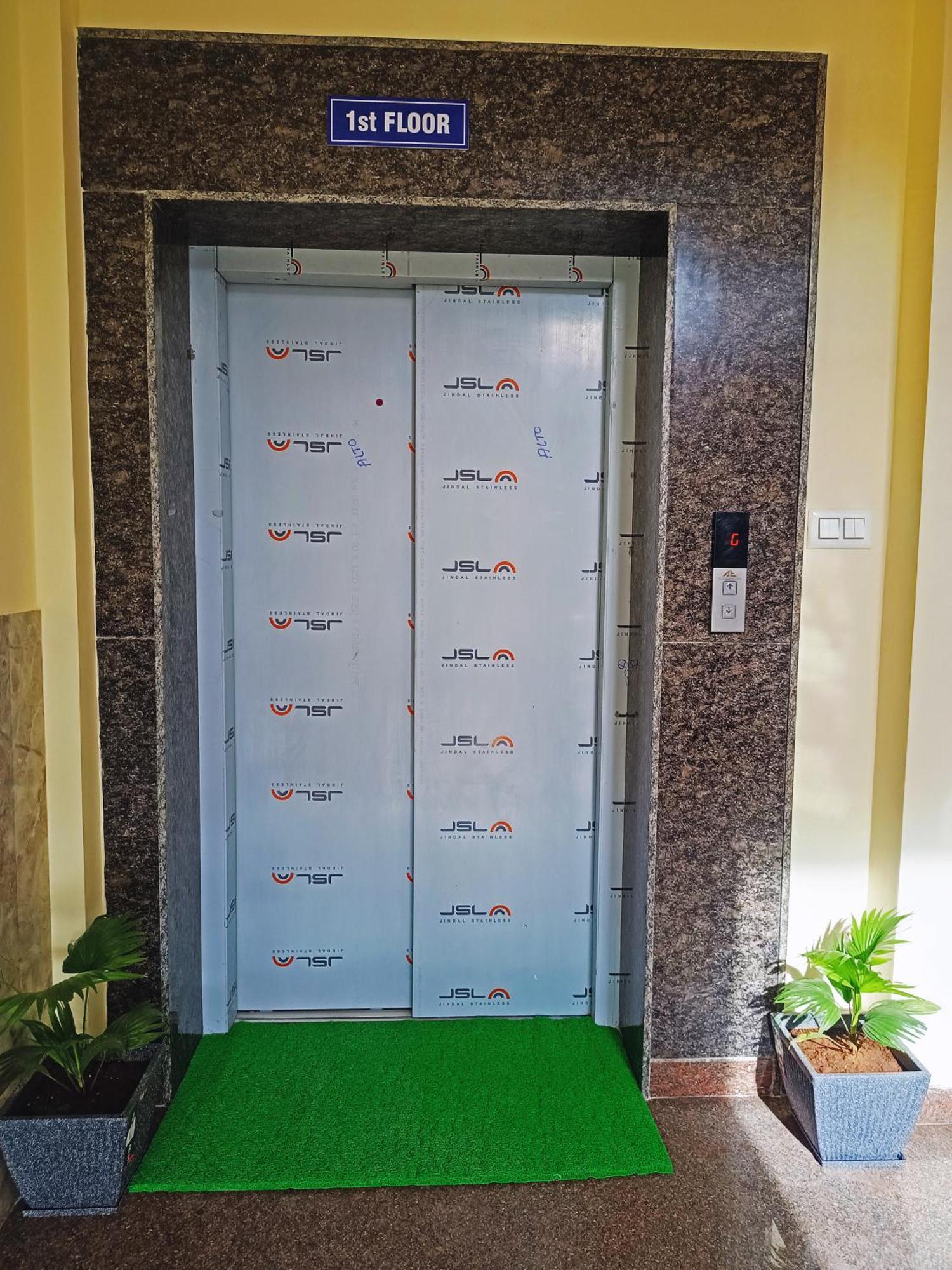 Hotel Achhu Palace Bangalore Buitenkant foto