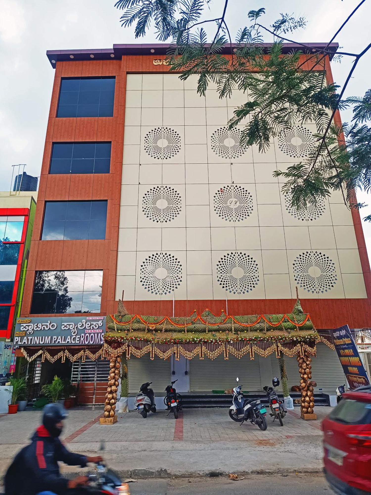 Hotel Achhu Palace Bangalore Buitenkant foto