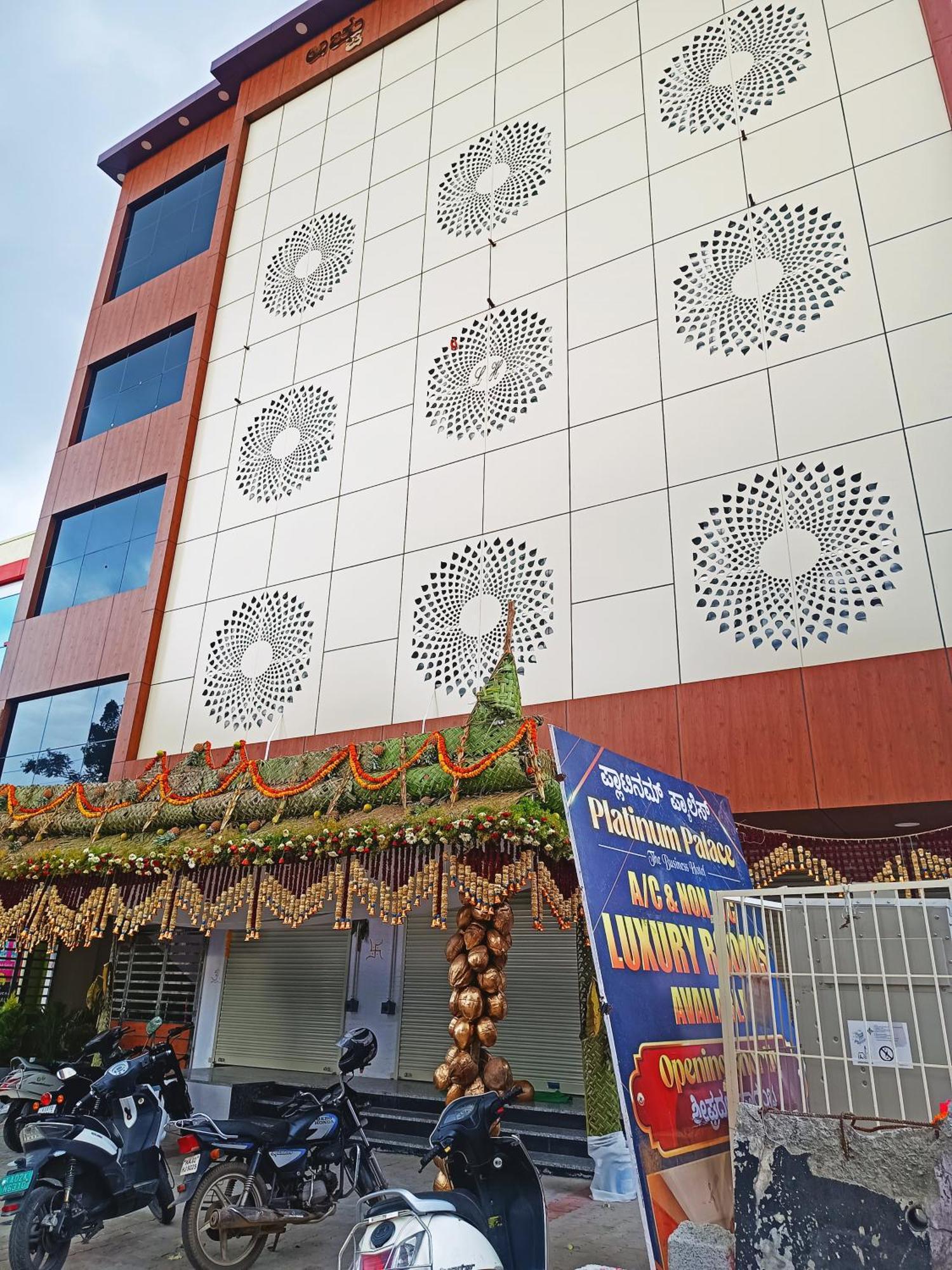 Hotel Achhu Palace Bangalore Buitenkant foto
