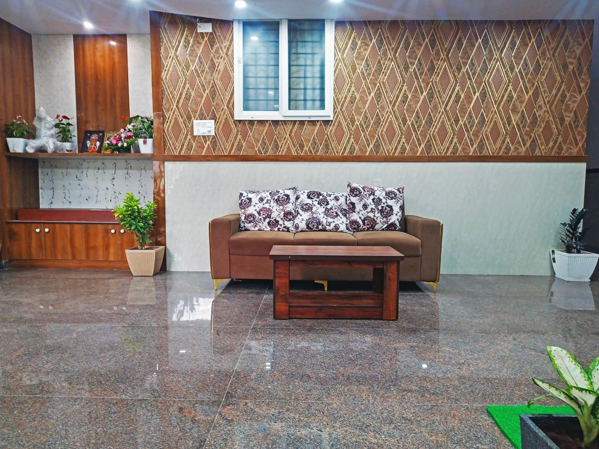 Hotel Achhu Palace Bangalore Buitenkant foto