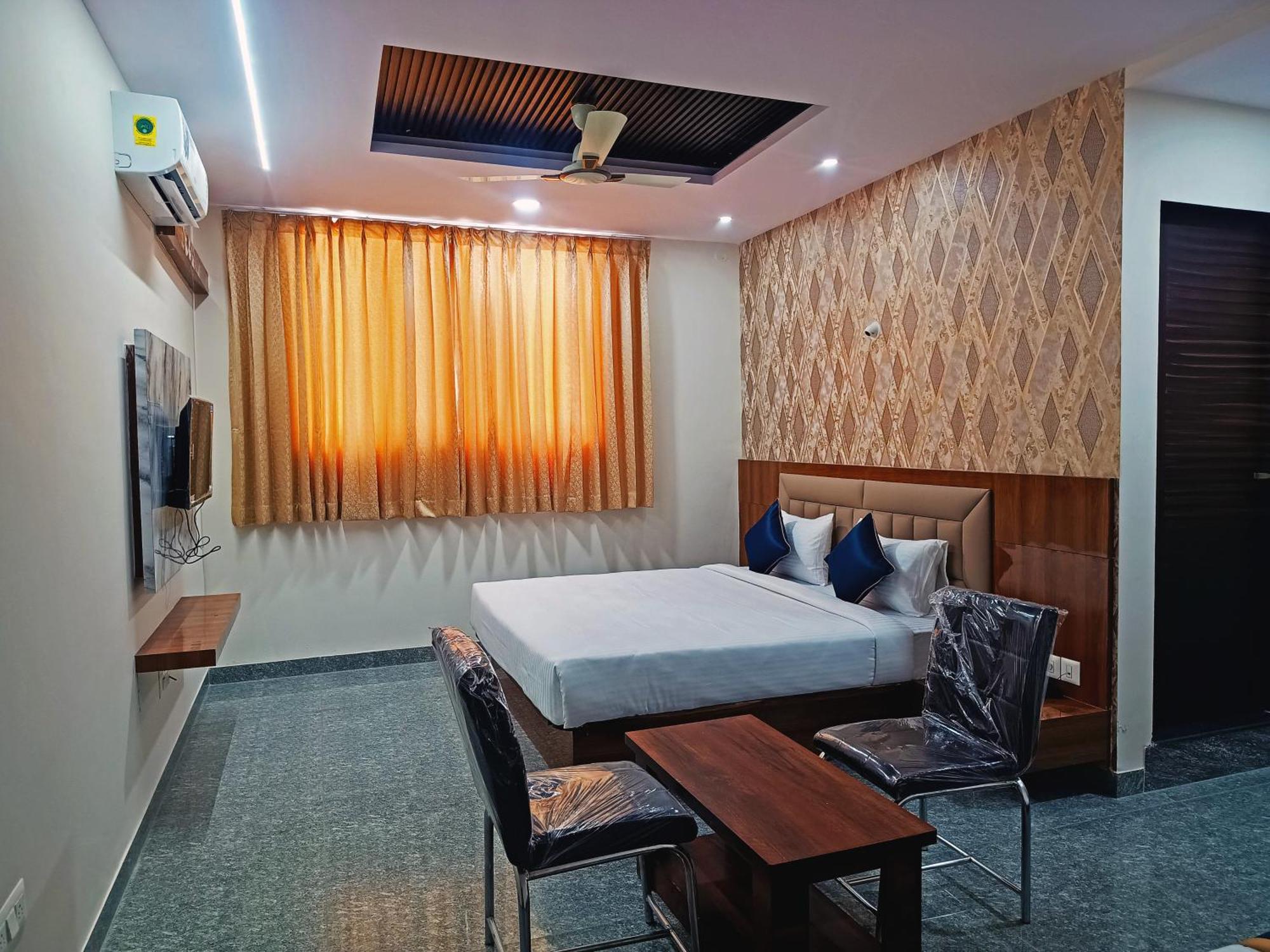 Hotel Achhu Palace Bangalore Buitenkant foto