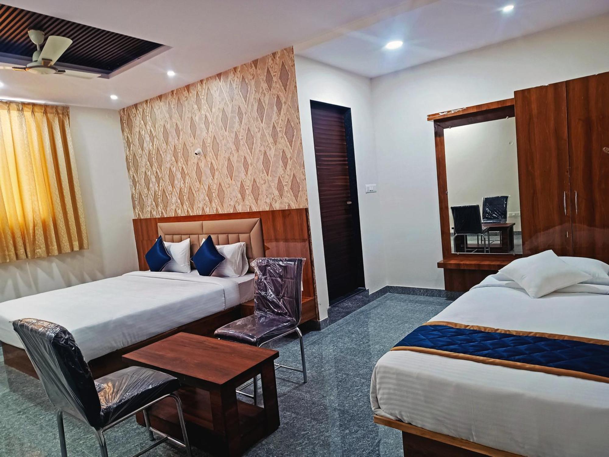 Hotel Achhu Palace Bangalore Buitenkant foto