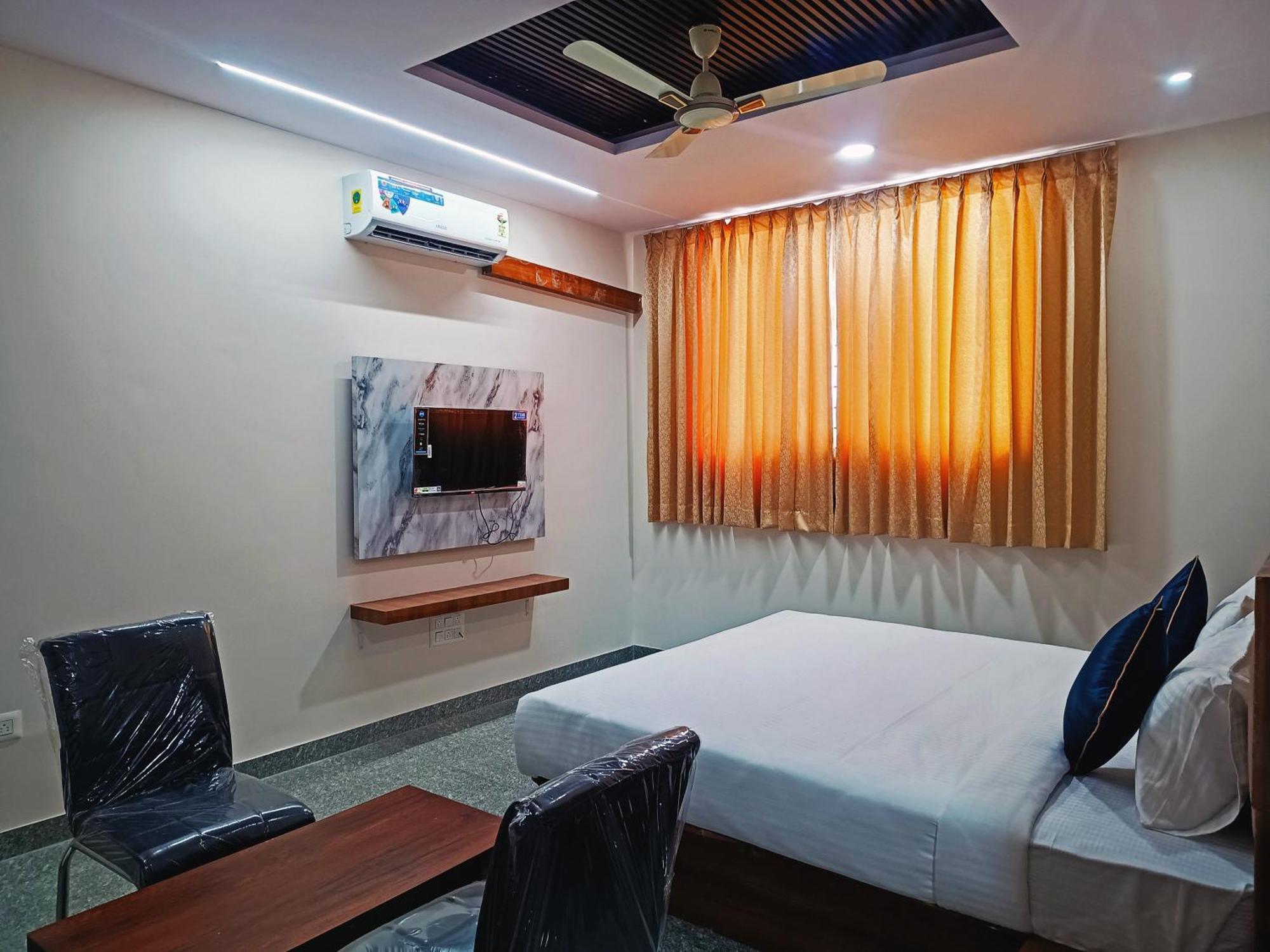 Hotel Achhu Palace Bangalore Buitenkant foto