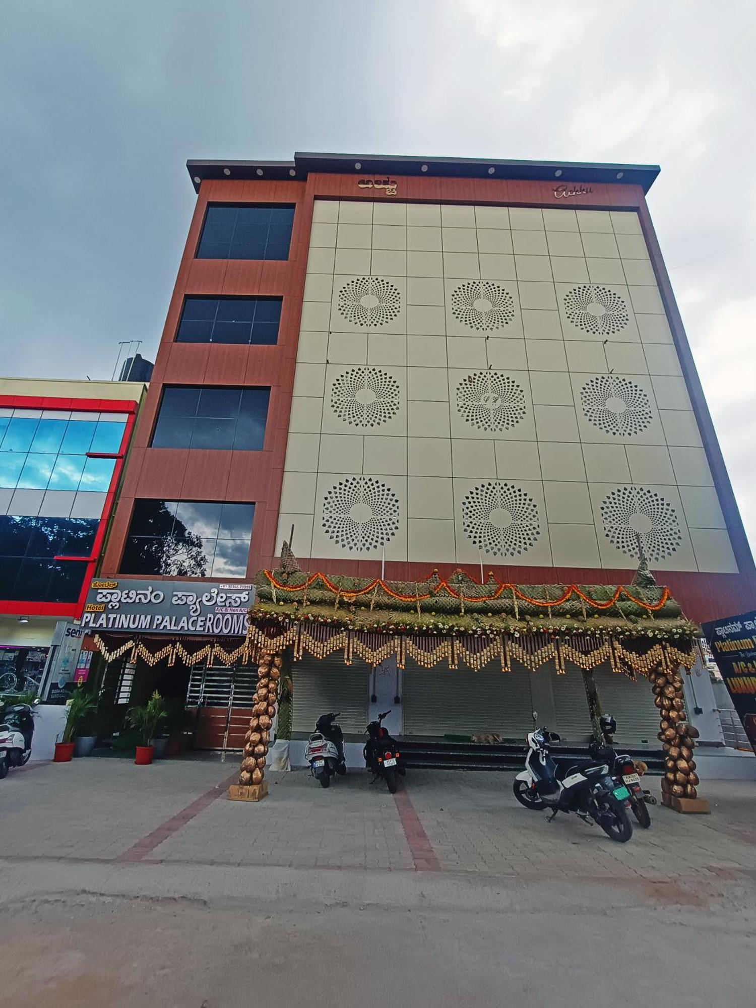 Hotel Achhu Palace Bangalore Buitenkant foto