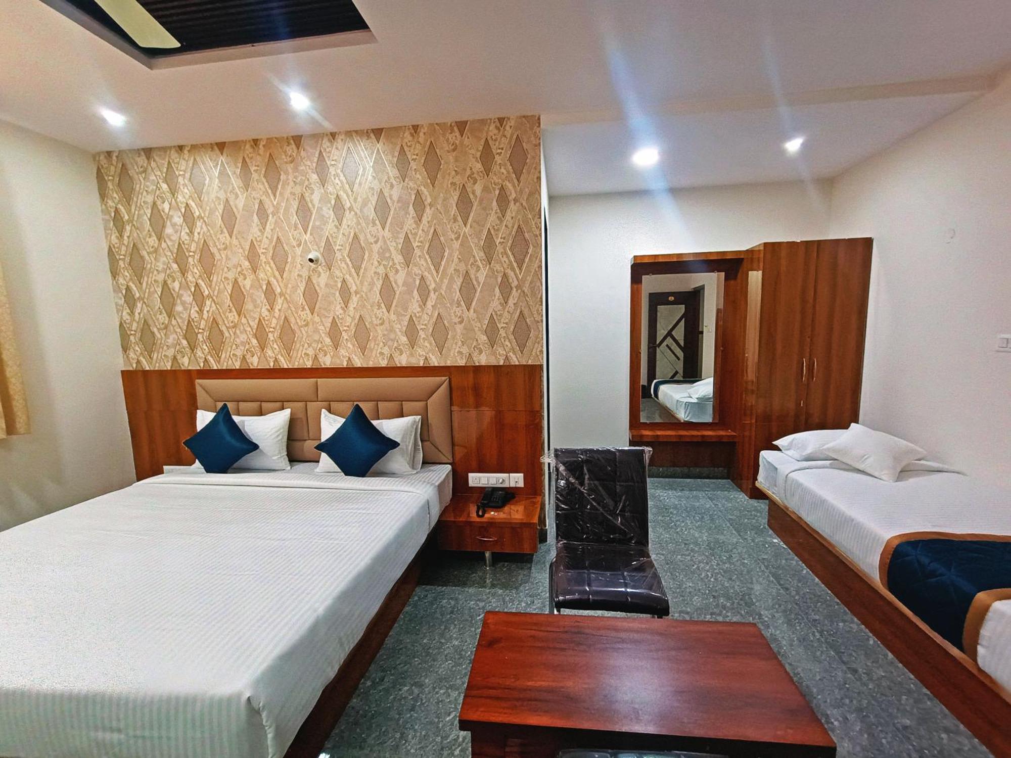 Hotel Achhu Palace Bangalore Buitenkant foto
